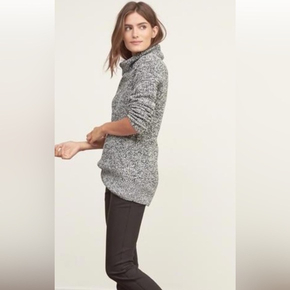 Brand: Abercrombie, Size: S, Knitted Sweater, Black and White Color - Picture 12 of 14